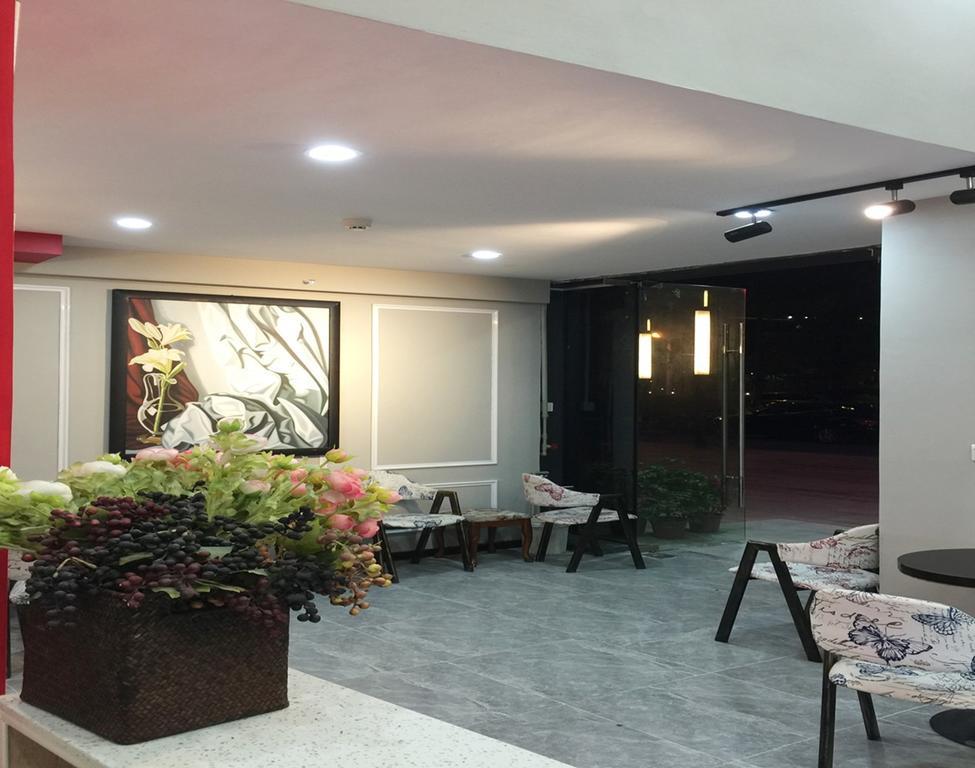 April Fair Duplex Apartment Guangzhou South Railway Station Ao Yuan Yue Shi Dai Branch Kültér fotó